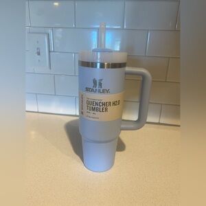 BRAND NEW 30oz Stanley Tumbler in Heather Blue